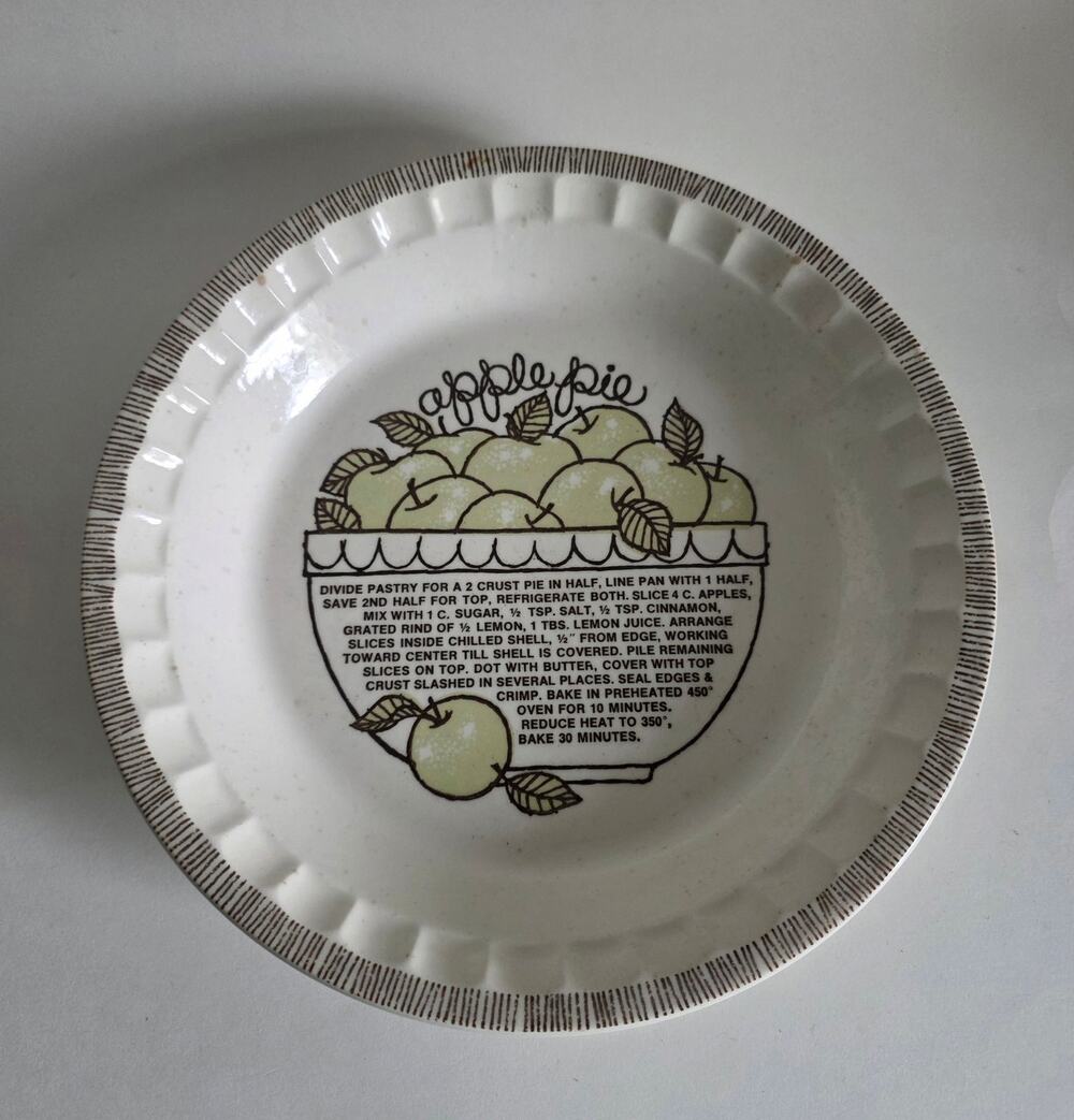 Vintage Royal China by Jeannette Apple Pie Recipe Ceramic Pie Plate 11 in